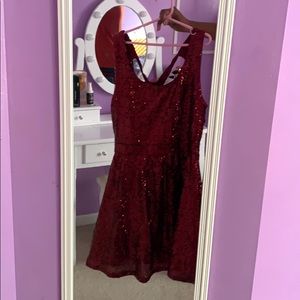 B. Darlin Sequined Party Dress Juniors Size 11/12